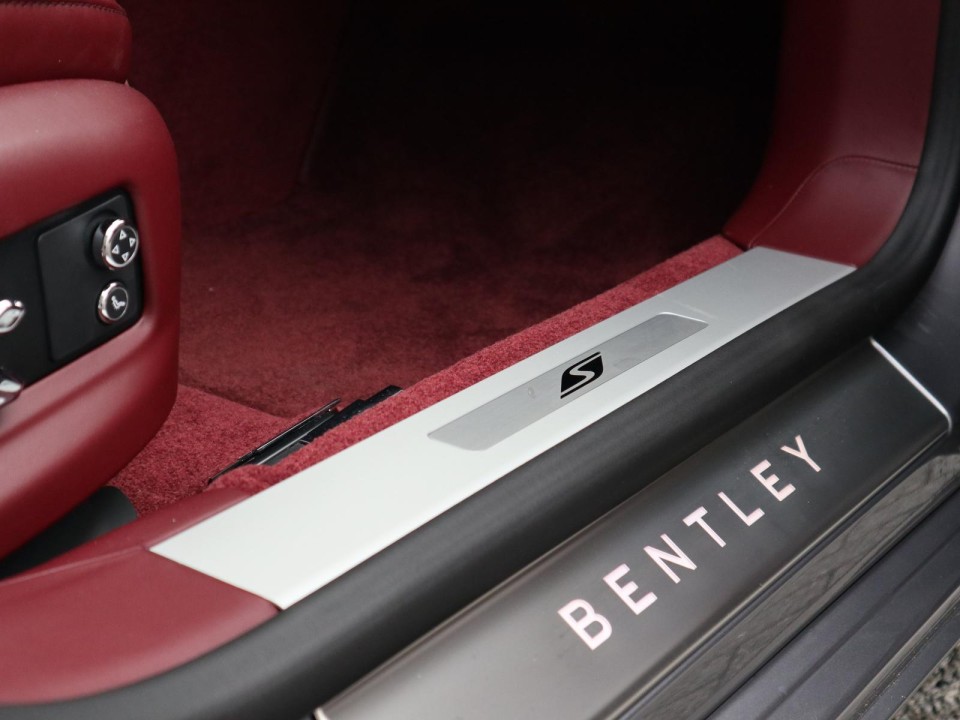 Bentley Flying Spur S - foto 21