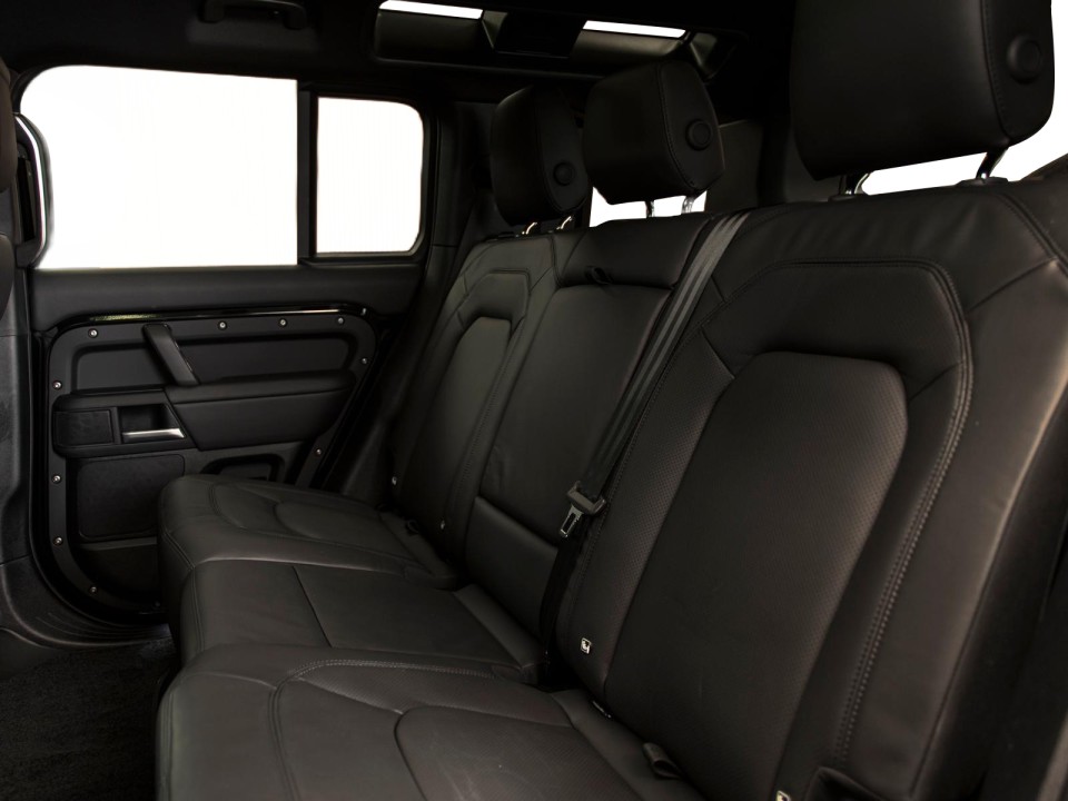 Land Rover Defender P300e HSE - foto 12
