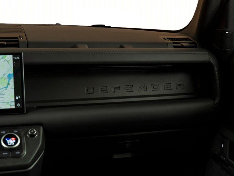 Land Rover Defender P300e HSE - foto 22