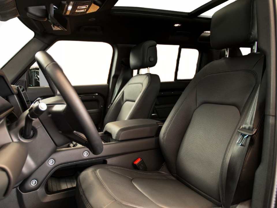 Land Rover Defender P300e HSE - foto 11
