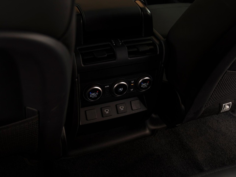Land Rover Defender P300e HSE - foto 18