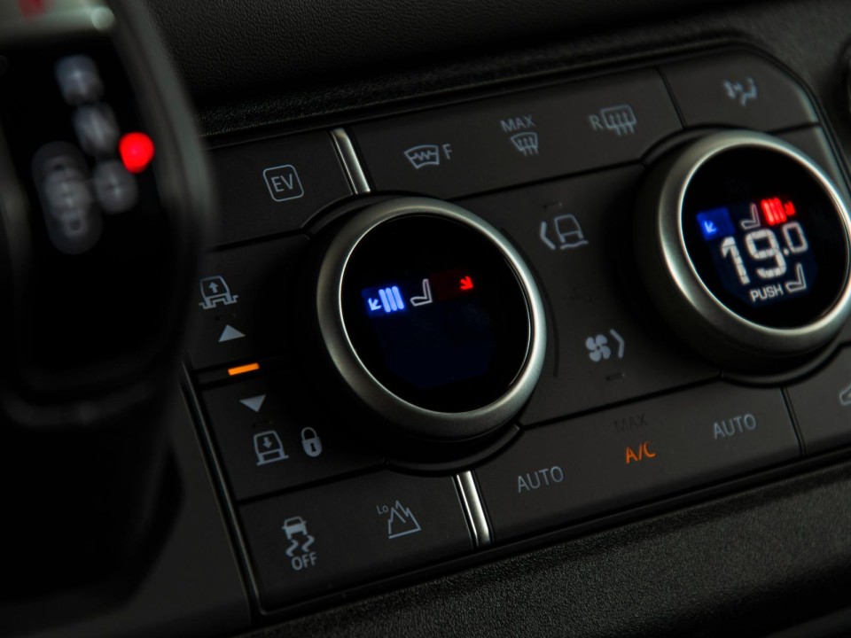 Land Rover Defender P300e HSE - foto 19