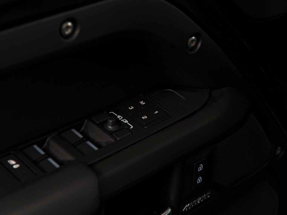Land Rover Defender P300e HSE - foto 21