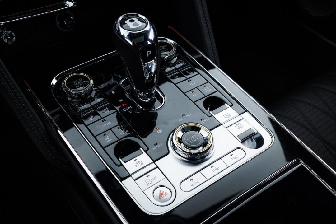 Bentley Flying Spur - foto 14