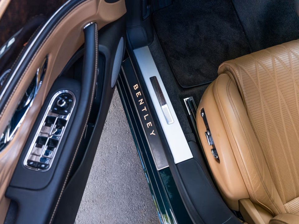 Bentley Flying Spur - foto 21