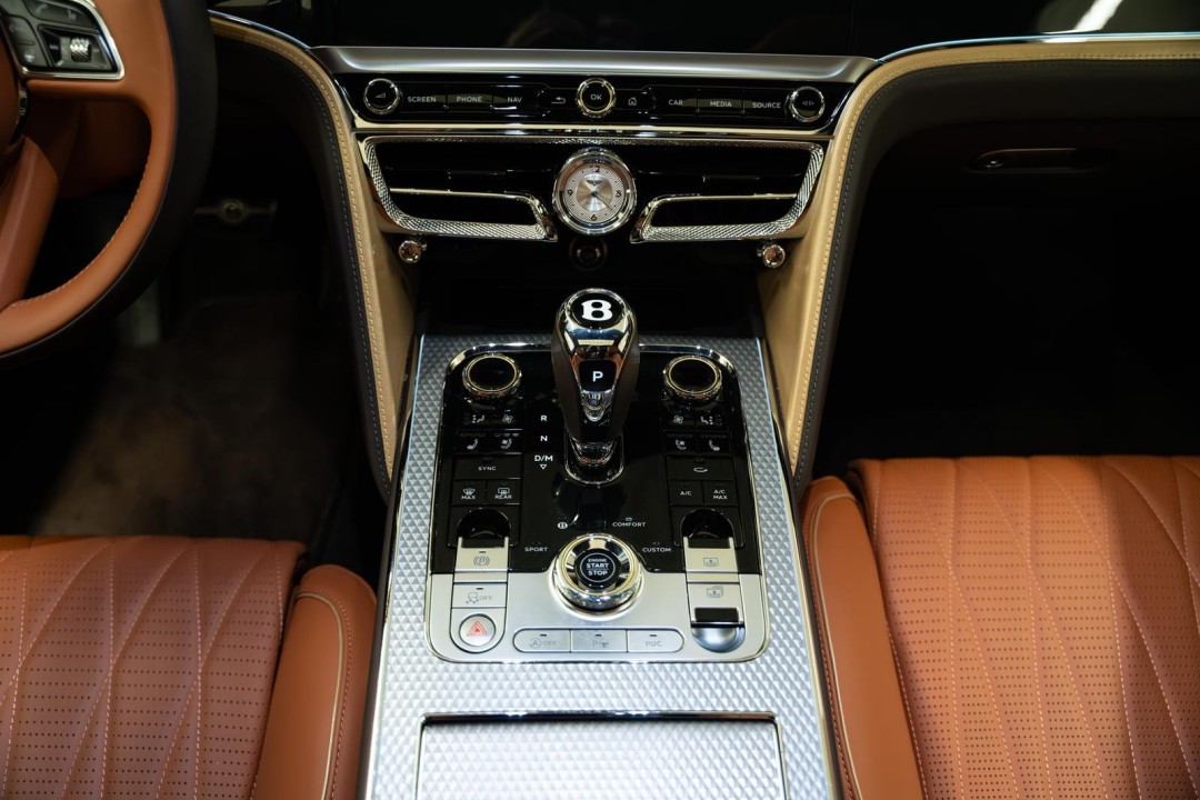 Bentley Flying Spur Mulliner - foto 17