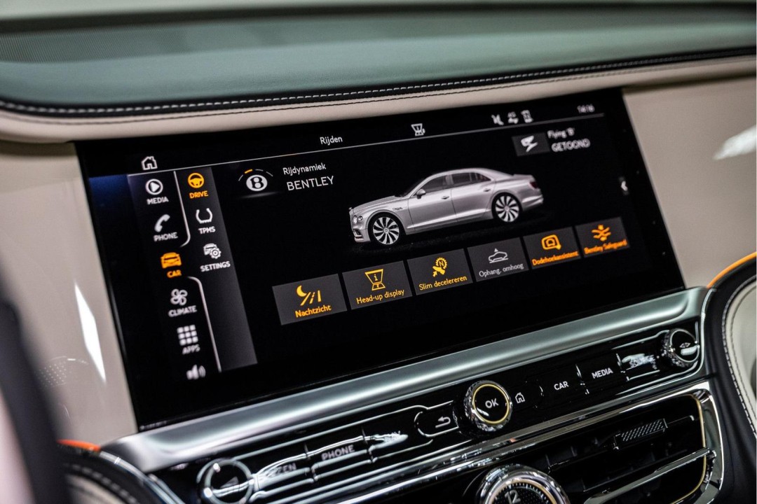 Bentley Flying Spur Azure - foto 35