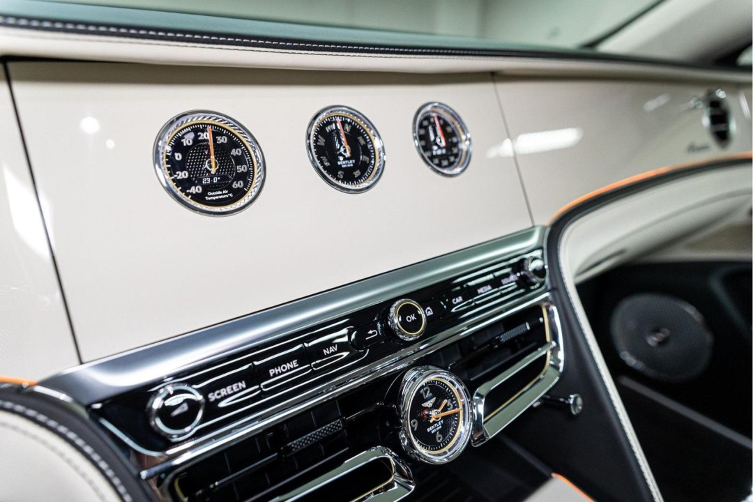 Bentley Flying Spur Azure - foto 36