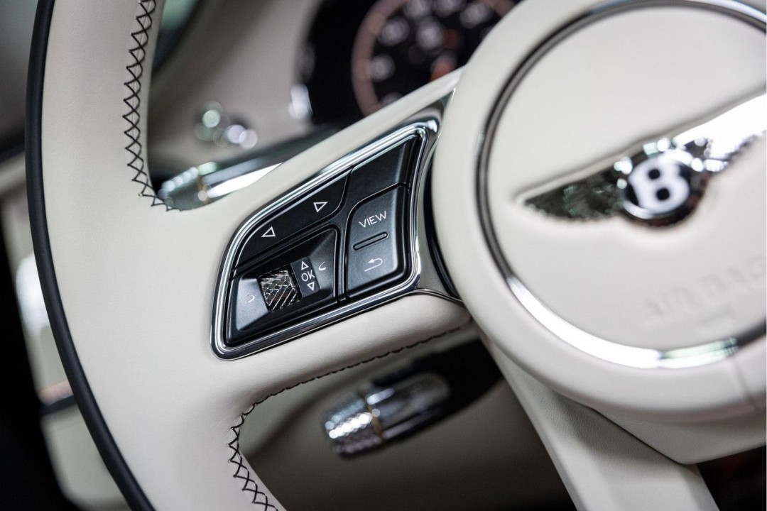 Bentley Flying Spur Azure - foto 22