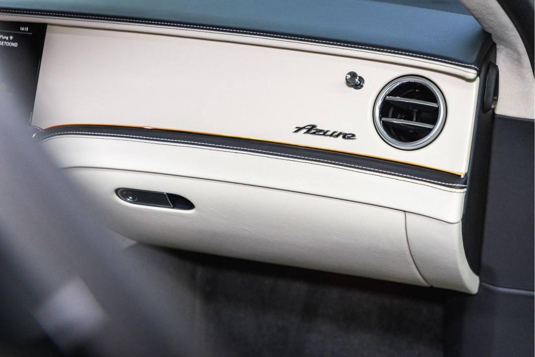 Bentley Flying Spur Azure - foto 38