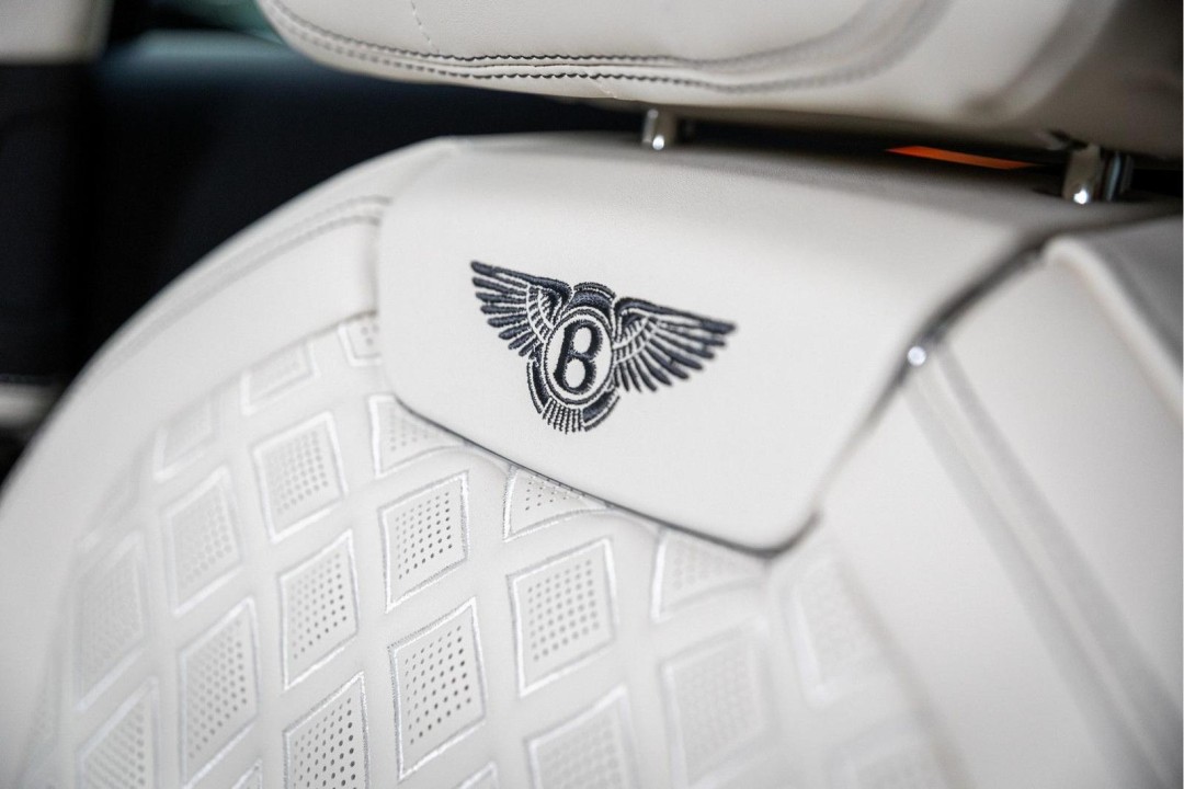 Bentley Flying Spur Azure - foto 39