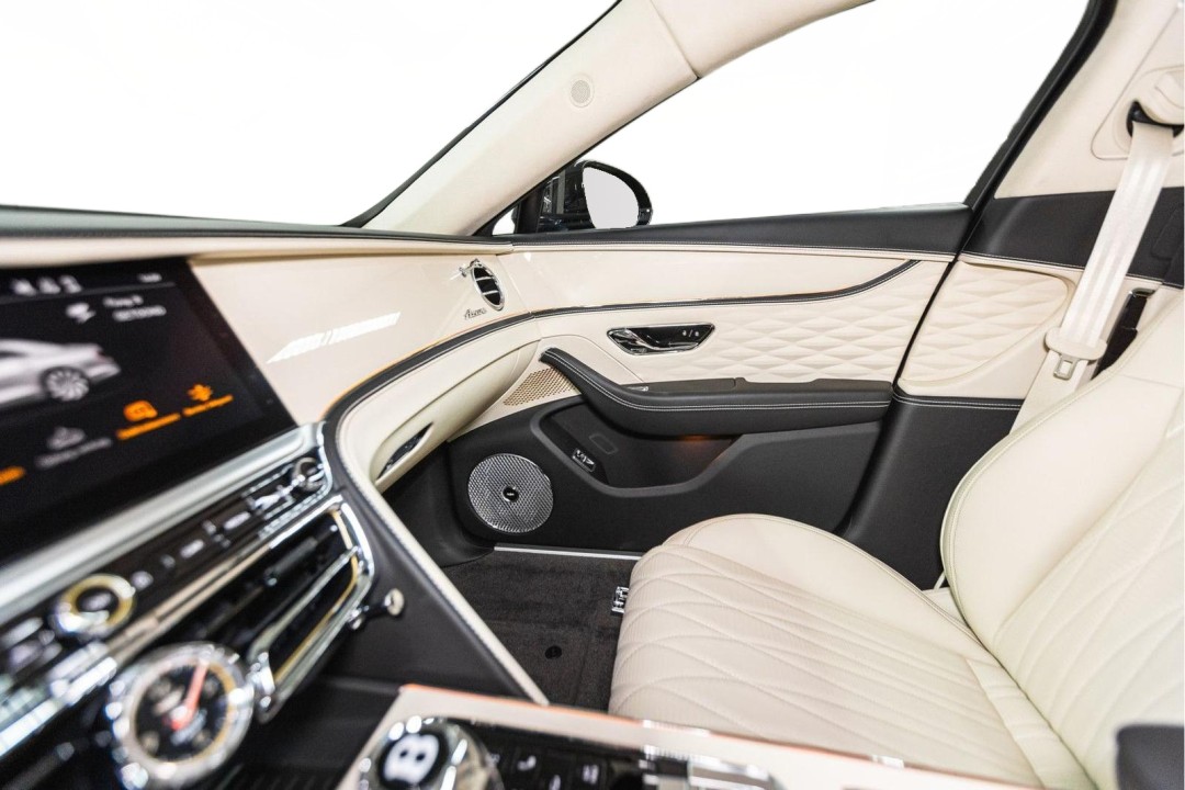 Bentley Flying Spur Azure - foto 17