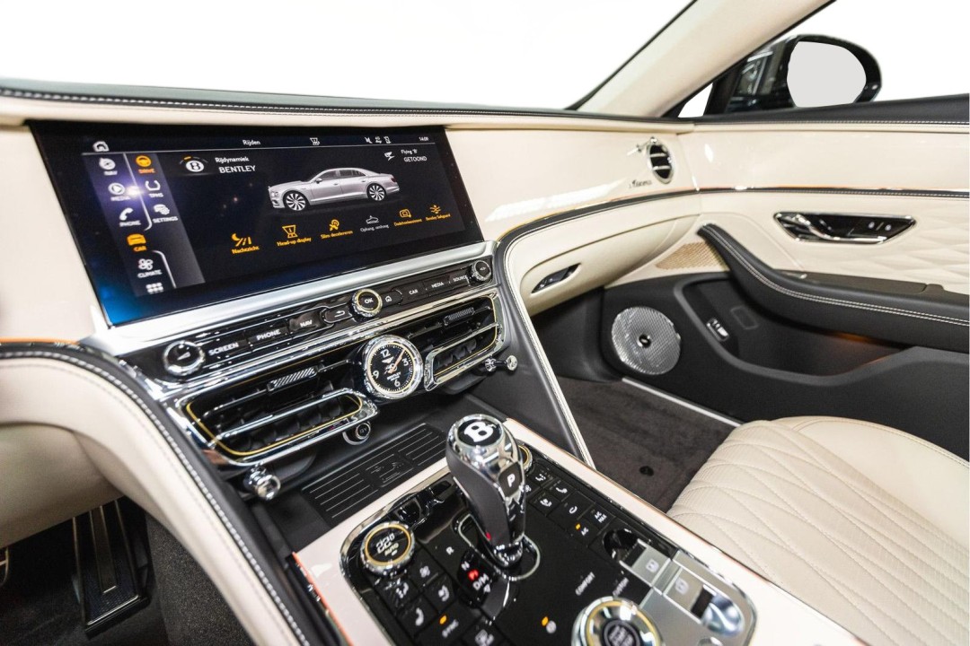 Bentley Flying Spur Azure - foto 19