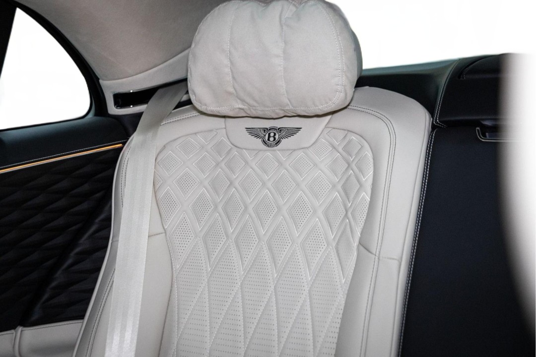 Bentley Flying Spur Azure - foto 40