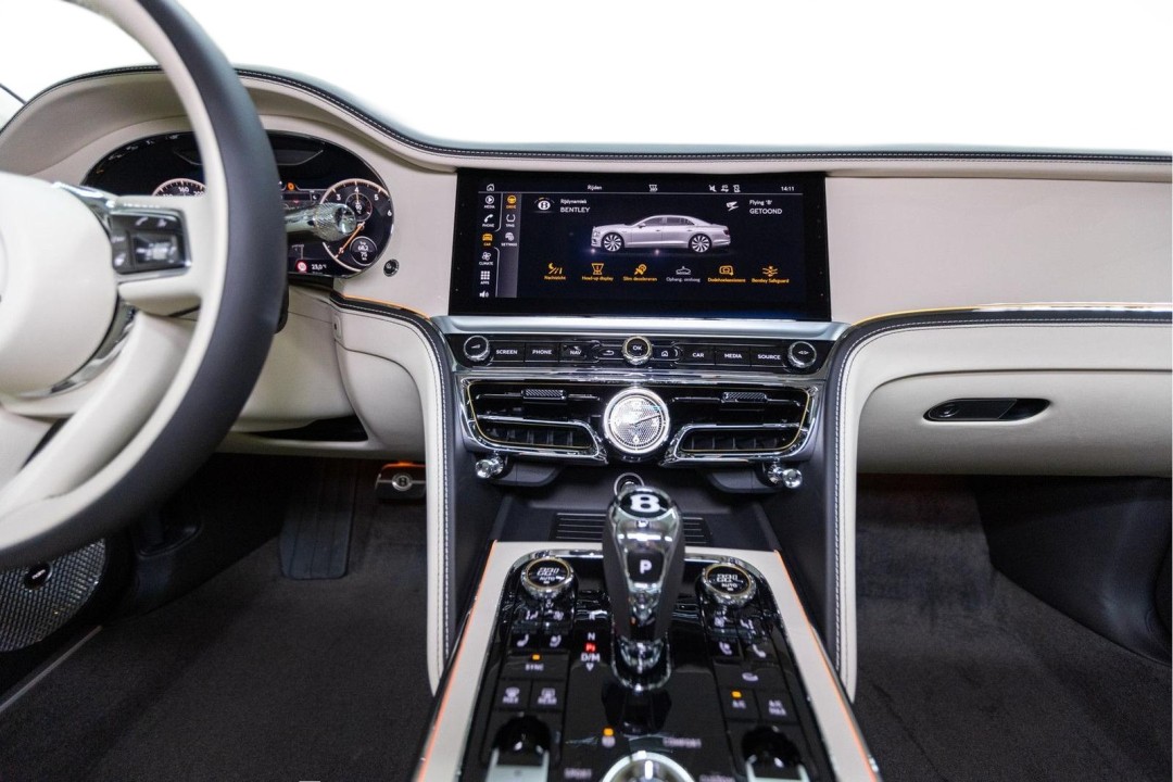 Bentley Flying Spur Azure - foto 20