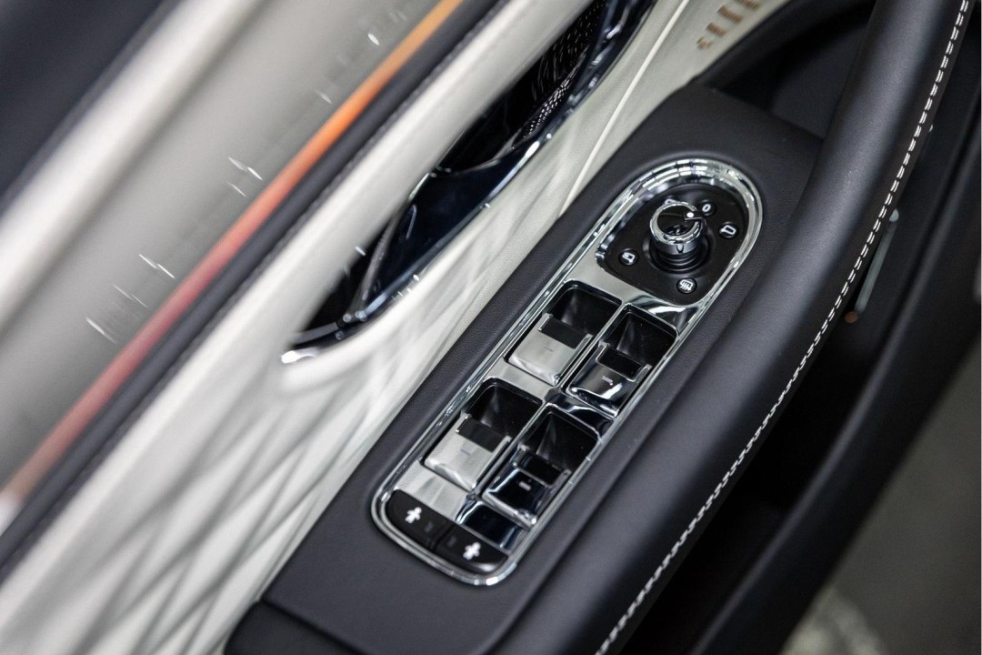 Bentley Flying Spur Azure - foto 28