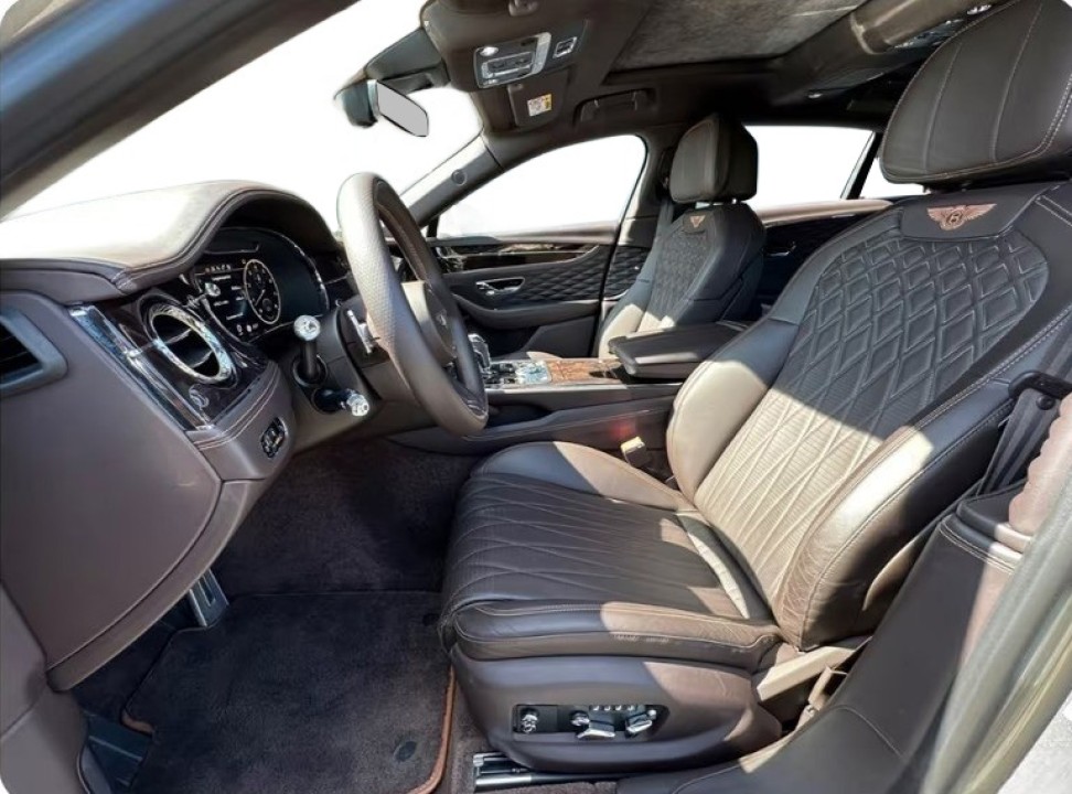 Bentley Flying Spur - foto 12