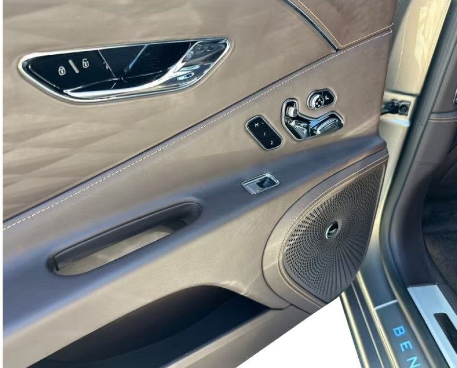 Bentley Flying Spur - foto 19