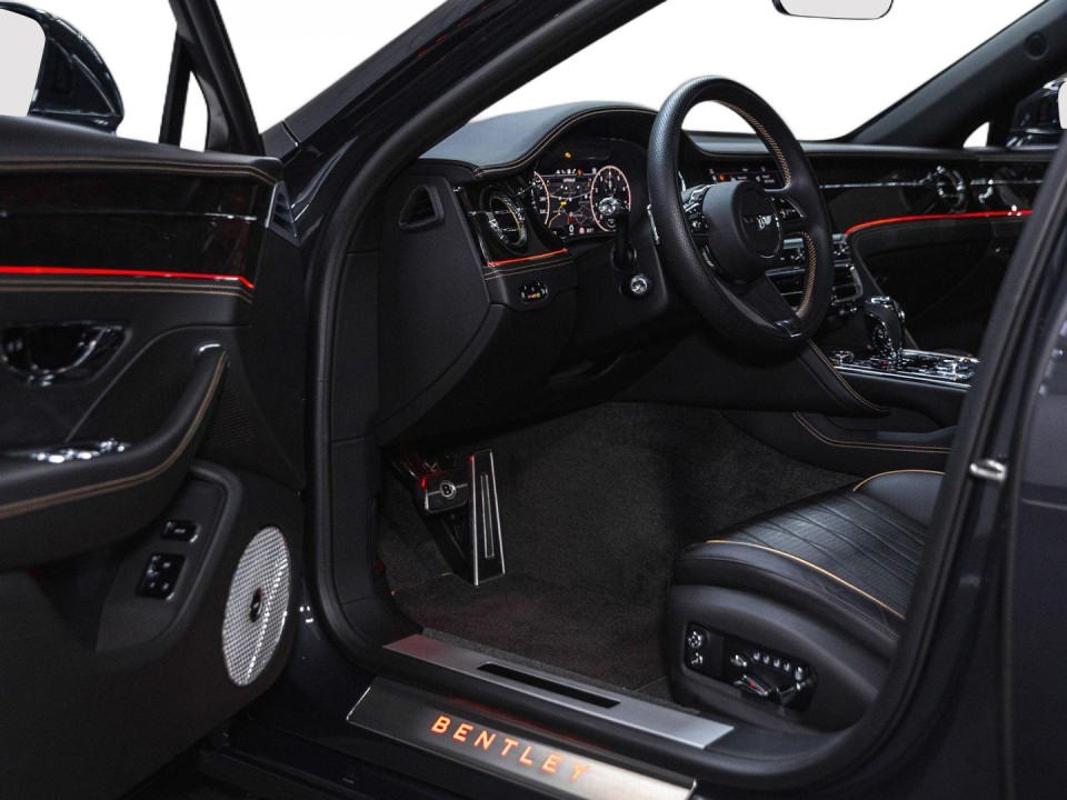Bentley Flying Spur - foto 16