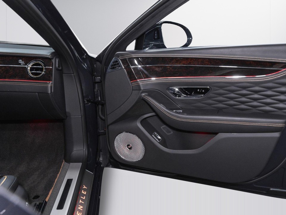 Bentley Flying Spur - foto 39