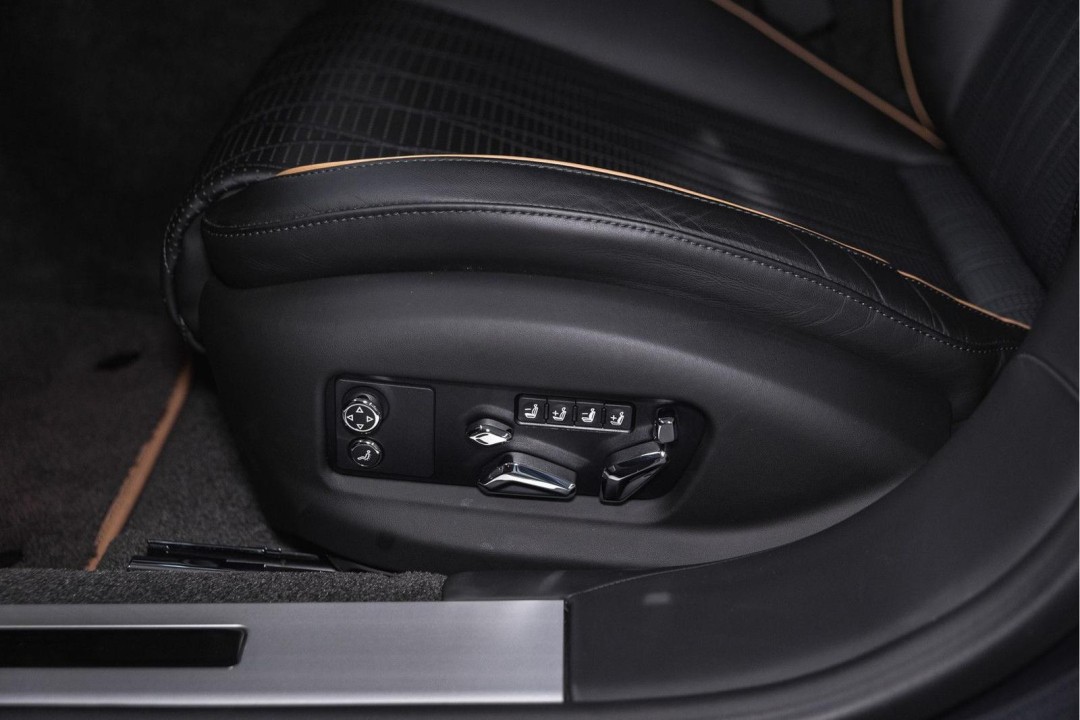 Bentley Flying Spur - foto 24