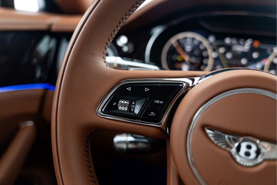 Bentley Flying Spur - foto 11