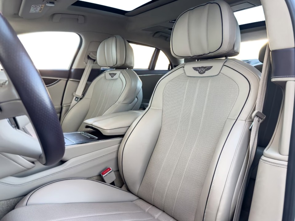 Bentley Flying Spur - foto 14