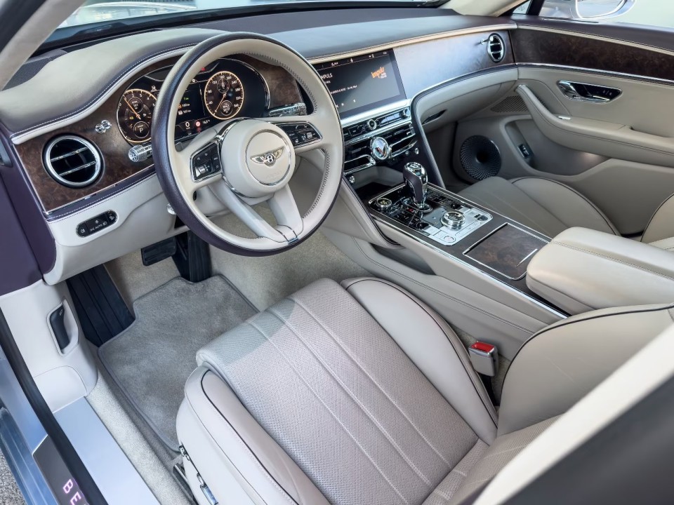 Bentley Flying Spur - foto 11