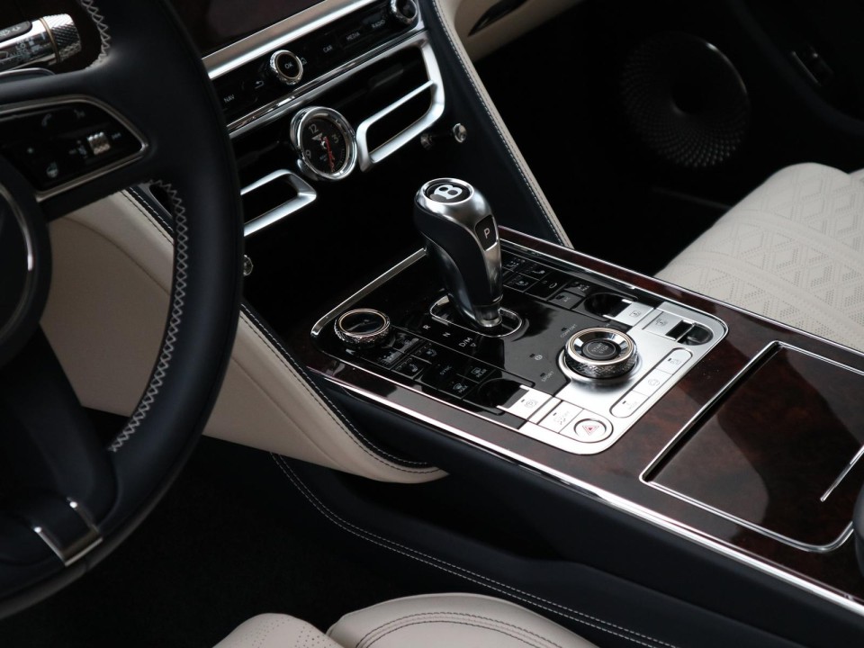 Bentley Flying Spur - foto 18