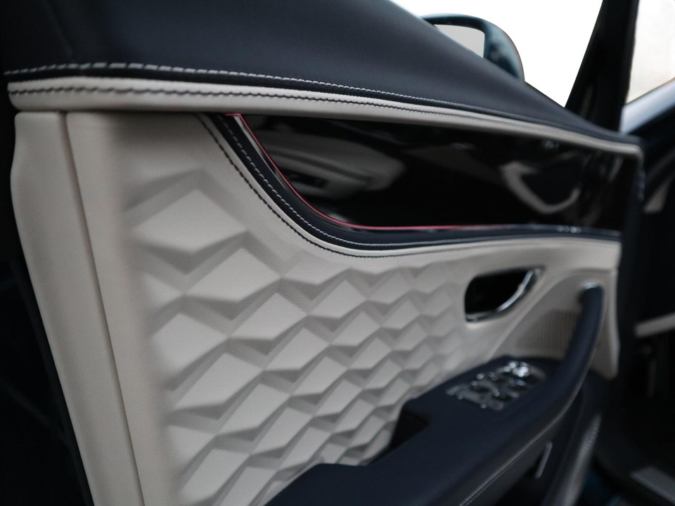 Bentley Flying Spur - foto 22