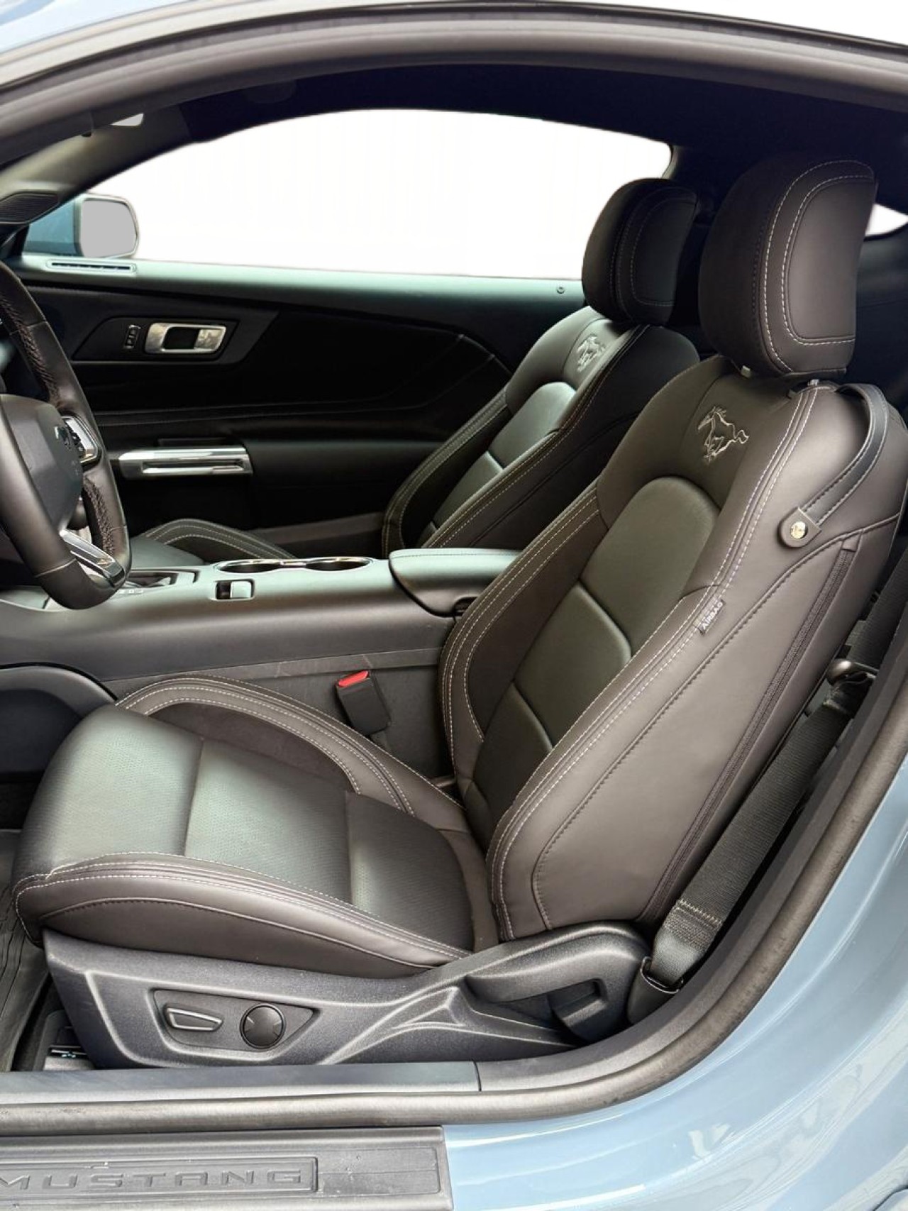 Ford Mustang Ecoboost - foto 9