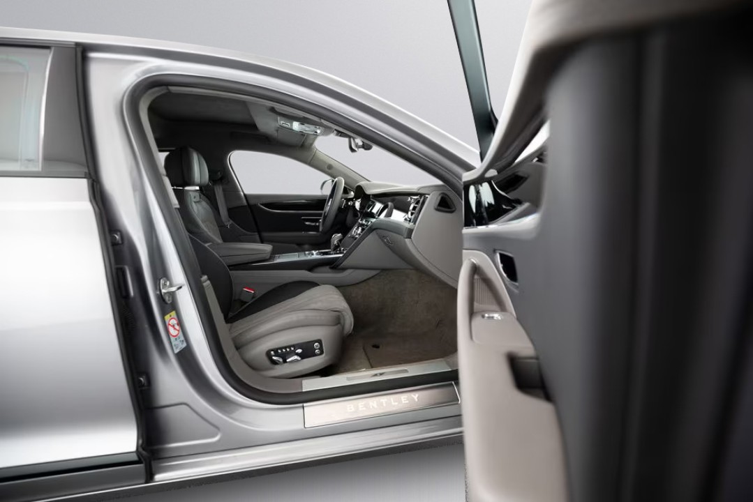 Bentley Flying Spur S - foto 11
