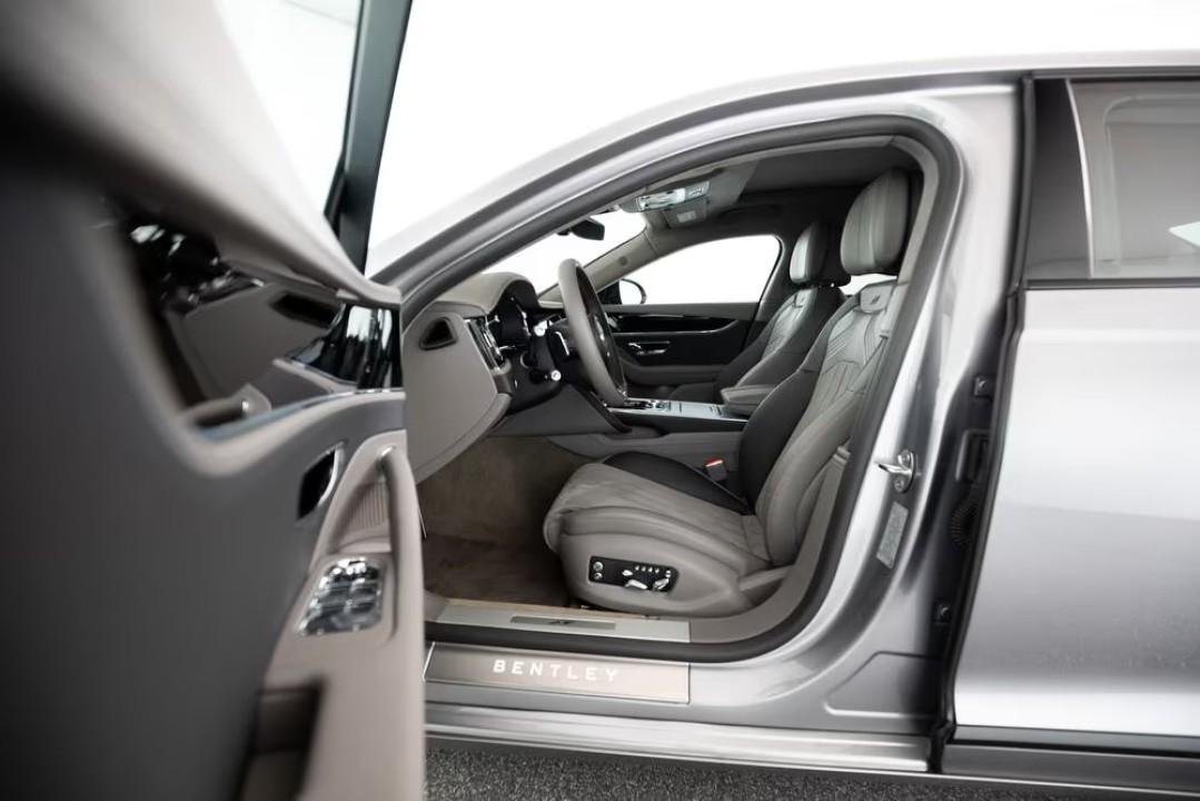 Bentley Flying Spur S - foto 10