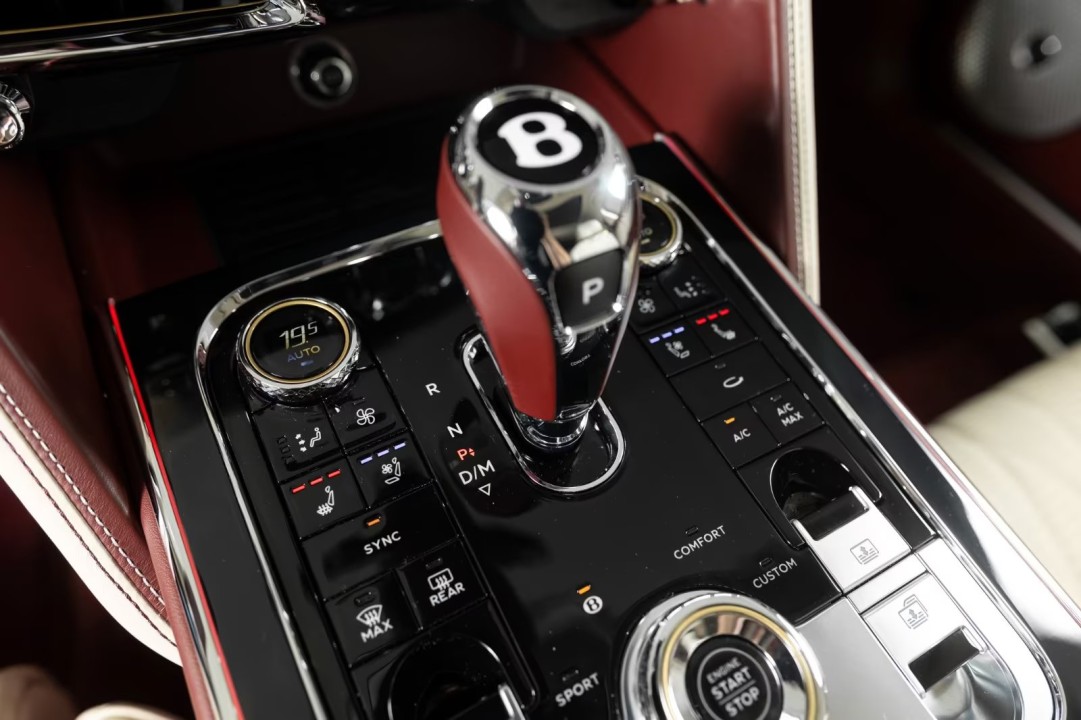 Bentley Flying Spur Azure - foto 18