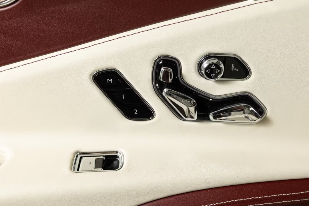 Bentley Flying Spur Azure - foto 28