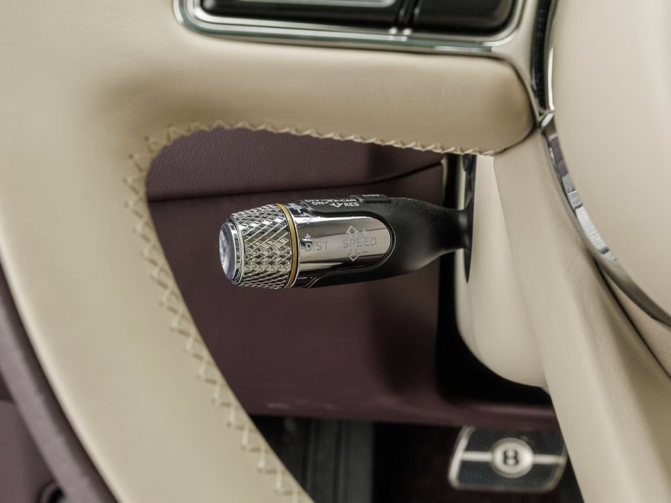 Bentley Flying Spur Mulliner - foto 16