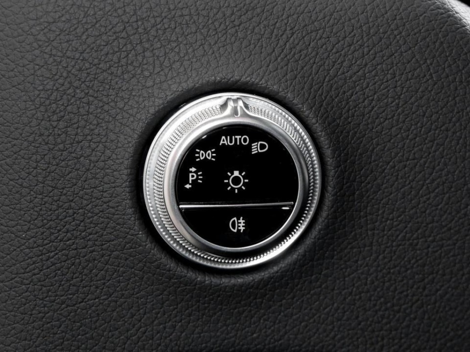 Mercedes-Benz GLC Coupe 300 4MATIC AMG - foto 13