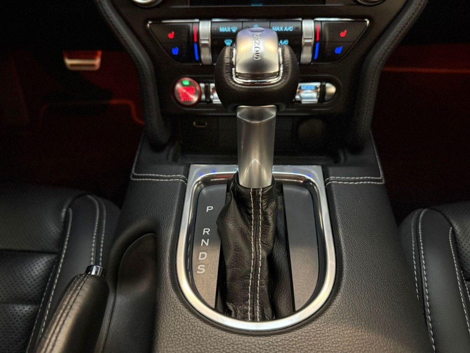 Ford Mustang - foto 11