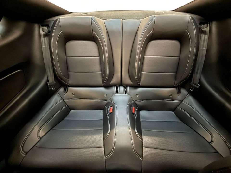 Ford Mustang - foto 9