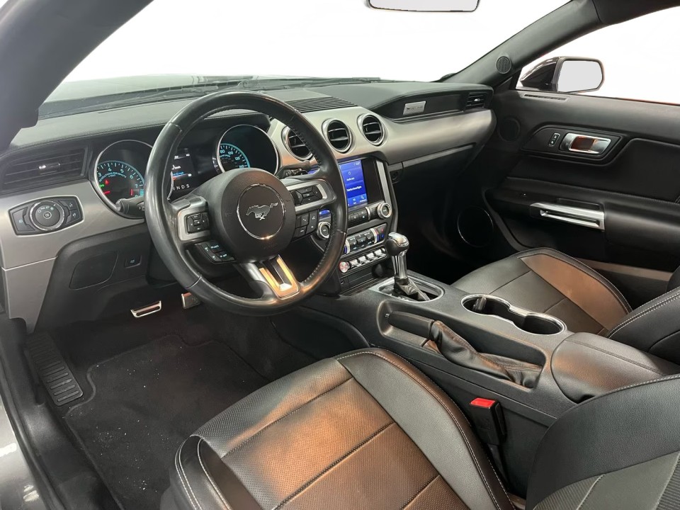 Ford Mustang GT - foto 10