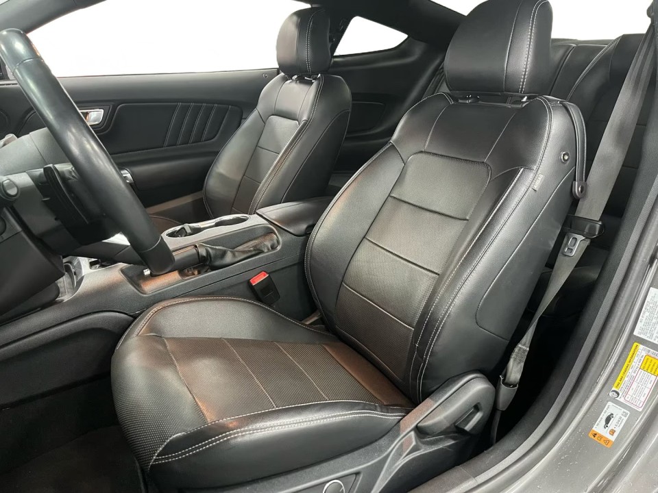 Ford Mustang GT - foto 11