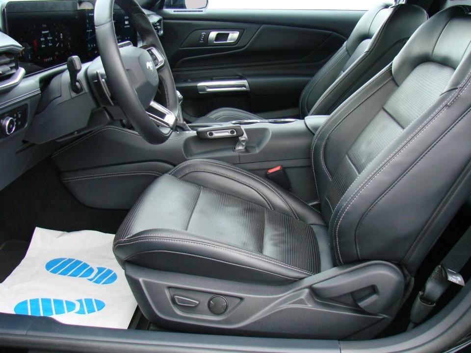 Ford Mustang GT - foto 14