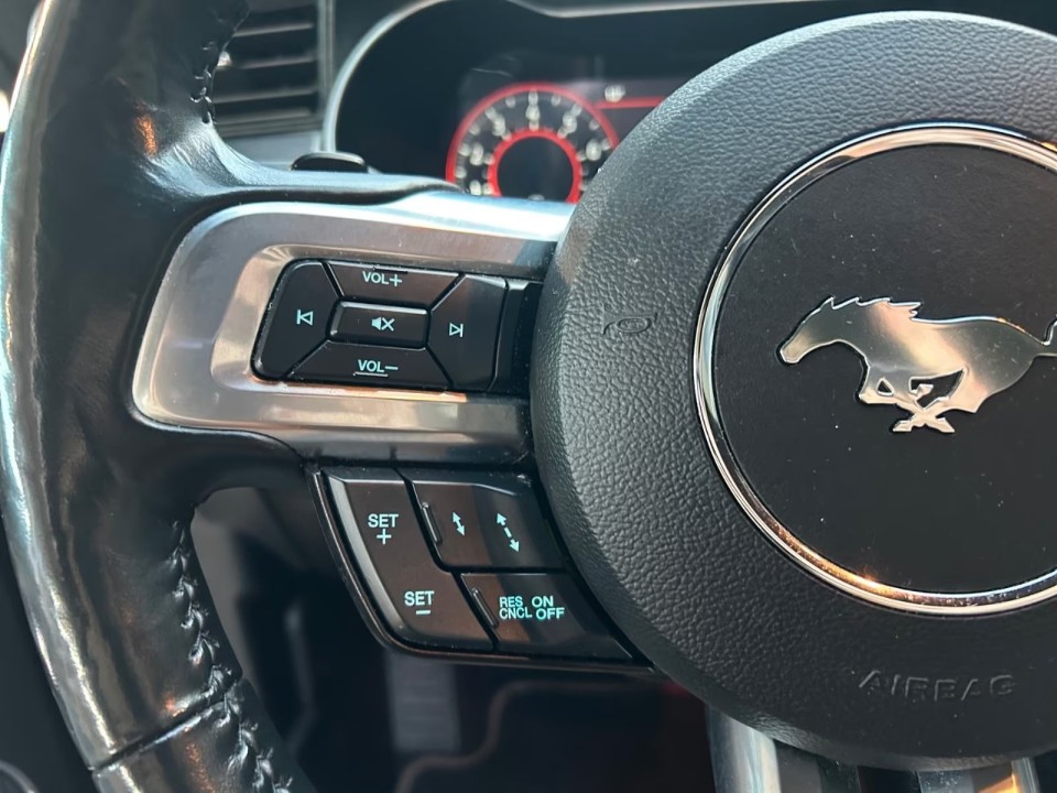 Ford Mustang GT - foto 8