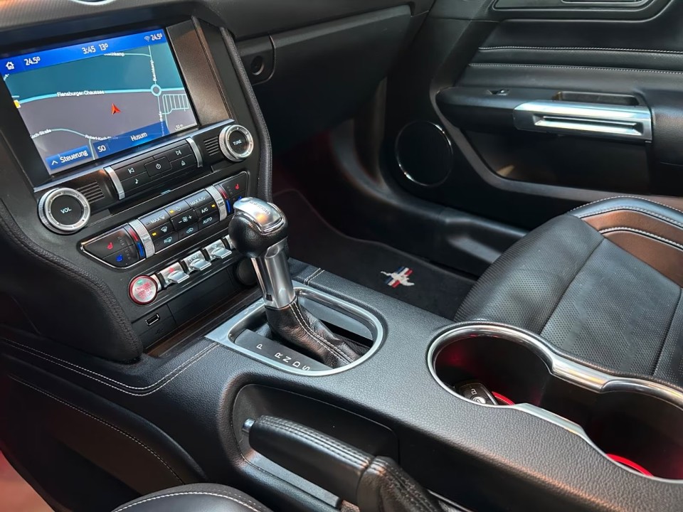 Ford Mustang GT - foto 10