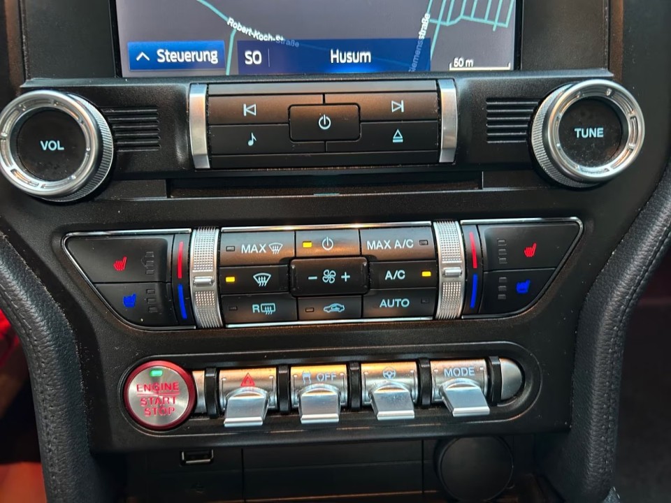 Ford Mustang GT - foto 11