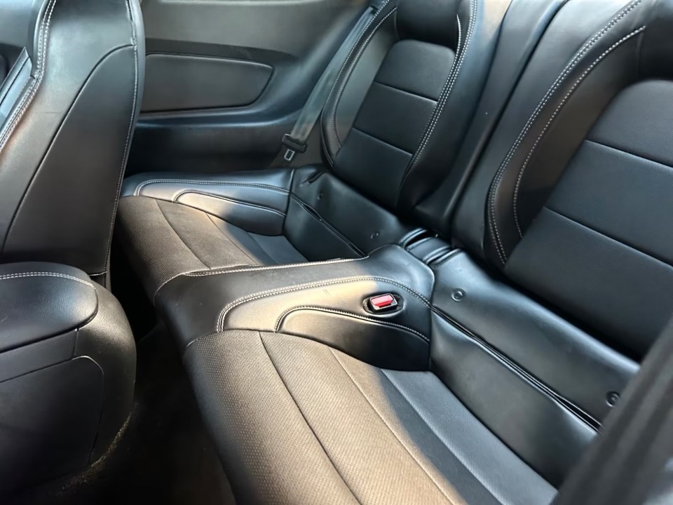 Ford Mustang GT - foto 14