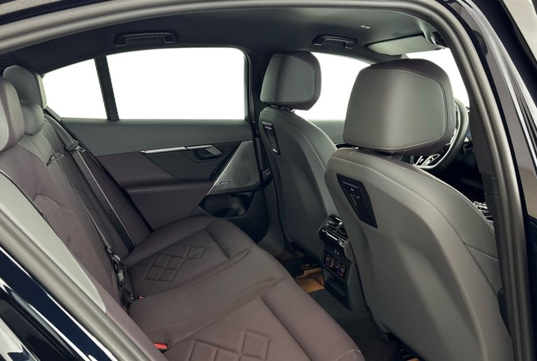 BMW Seria 5 xDrive540d (5)