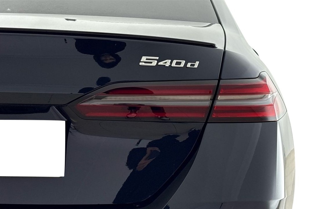 BMW Seria 5 xDrive540d - foto 14
