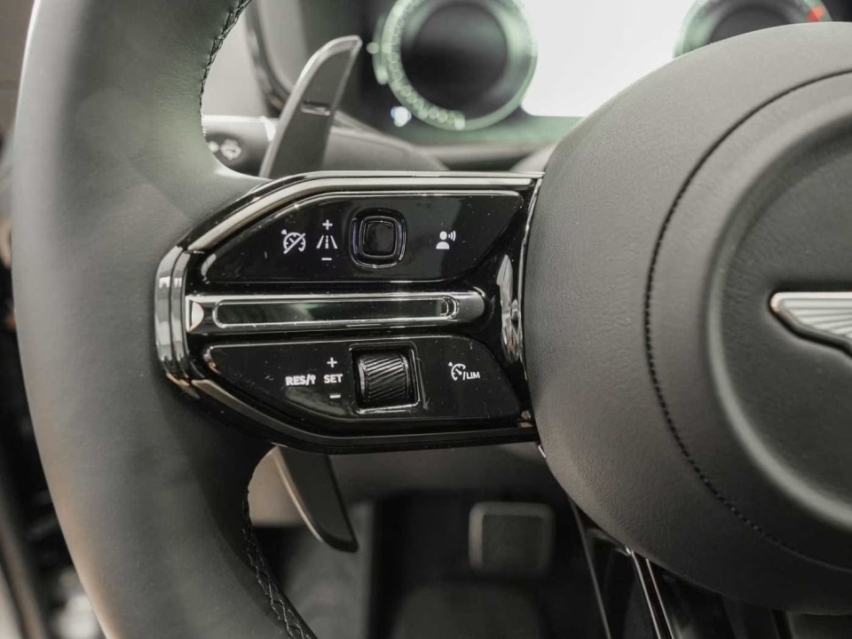 Aston Martin DBX - foto 9