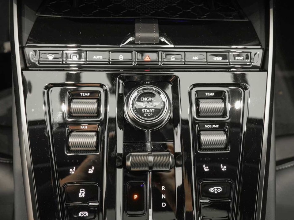 Aston Martin DBX - foto 17